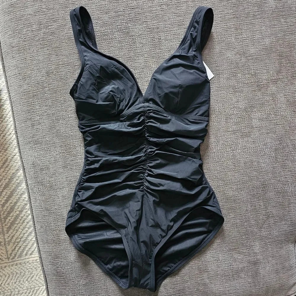 Contours Solitaire V-Neck center Rushing Underwire black One Piece Swimsui… - Picture 2 of 16